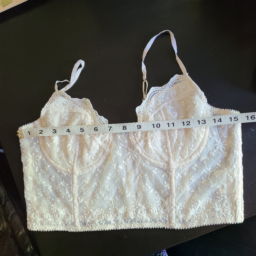 Spell White Lace Crop Top - Picture 8 of 11